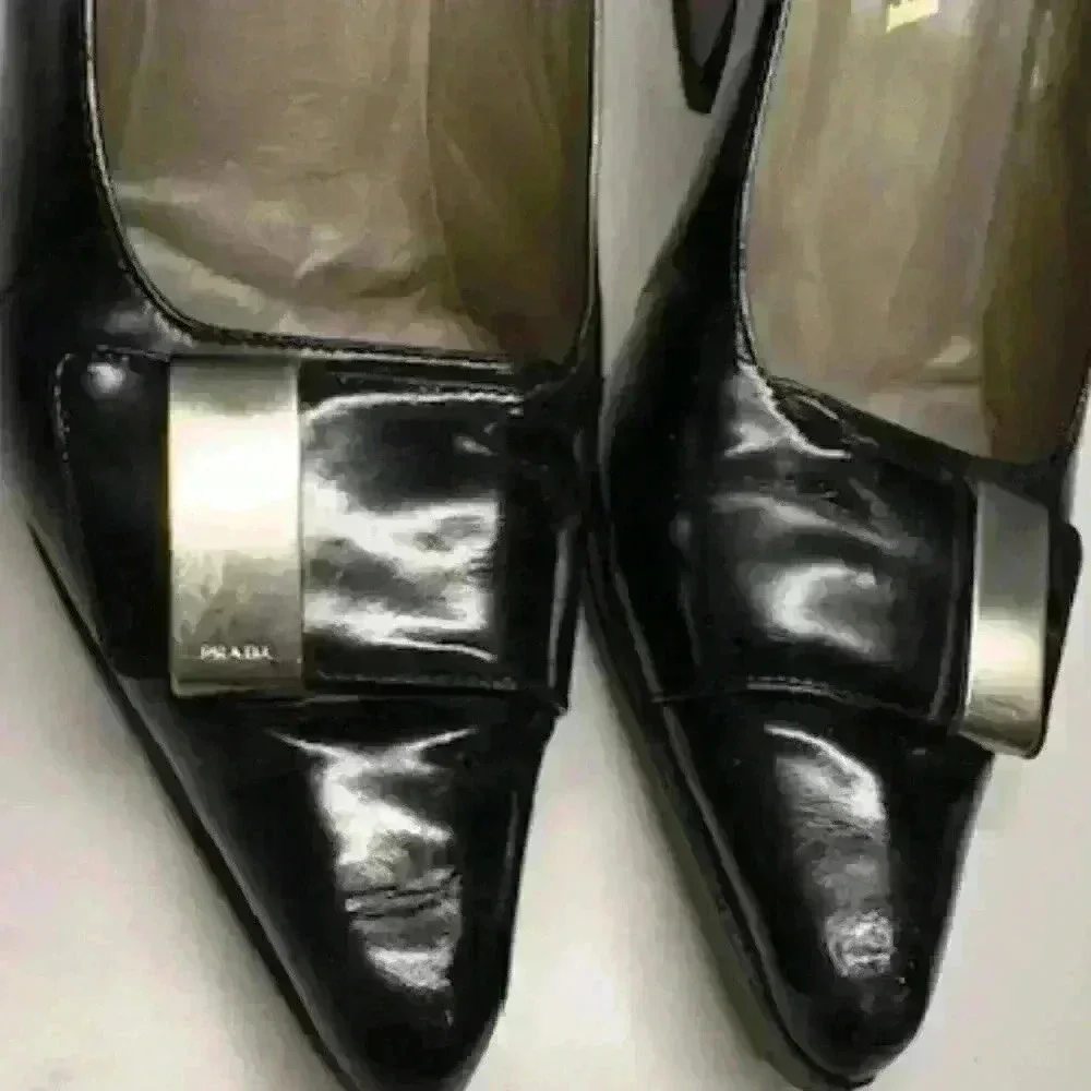 PRADA Black Leather Shoes with Point Toes and Chunky Heel - Picture 14 of 14